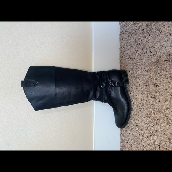 Black boots - Picture 1 of 2